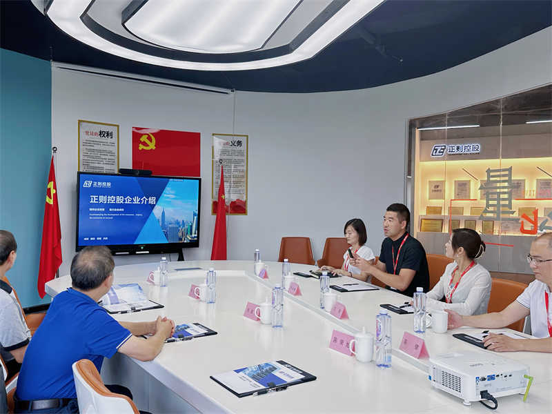 座谈-李林峰.jpg